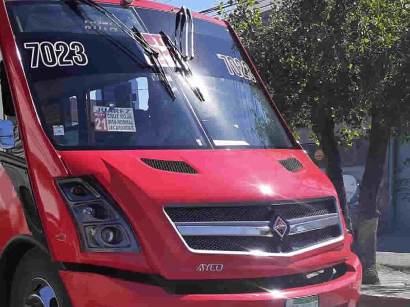 El frente de la unidad 7023 de la Ruta 21