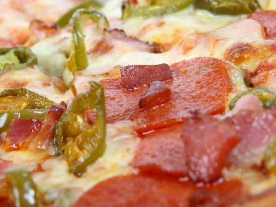 Pizza con jalapeño